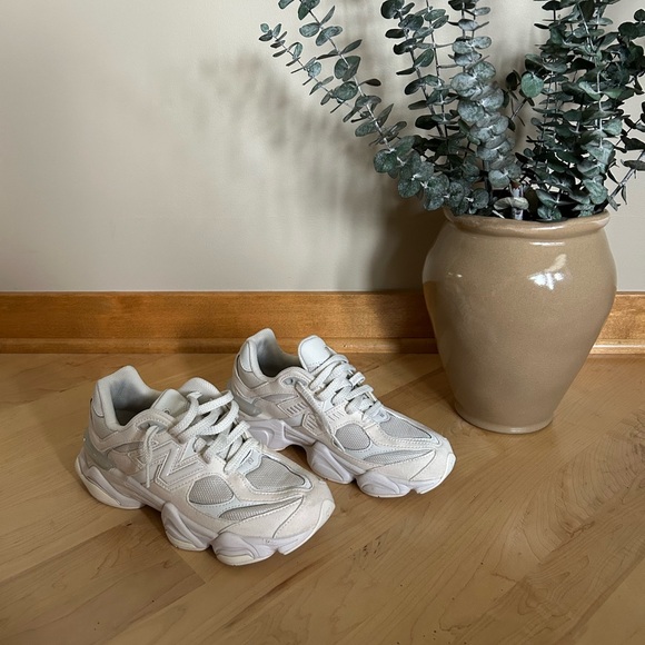 New Balance 9060 GS White Sneaker Shoe Sea Salt and Linen - Picture 2 of 10